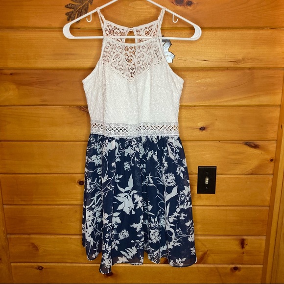 by & by lace dress - Picture 2 of 6